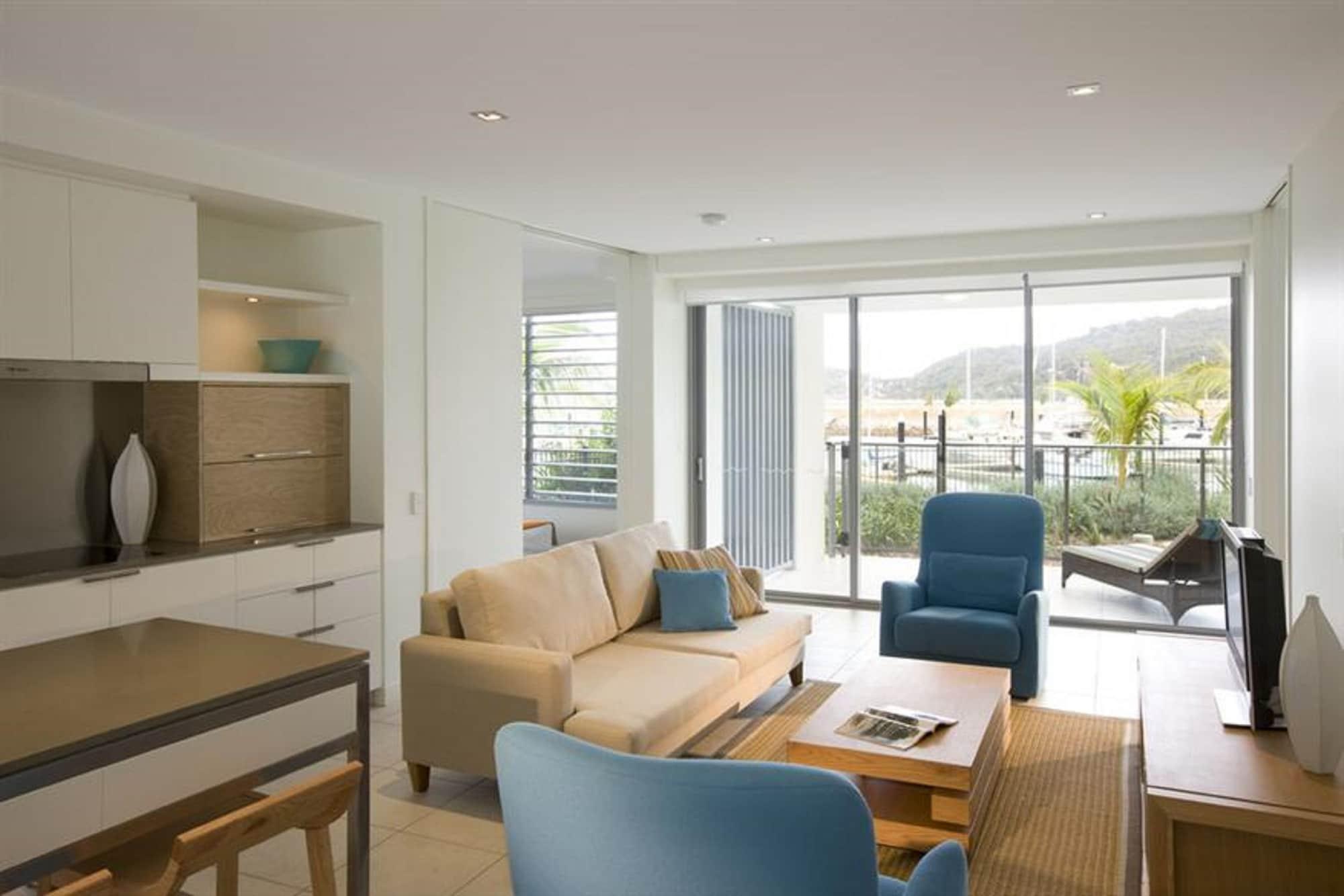 페퍼스 블루 온 블루 리조트 마그네틱 아일랜드 넬리베이 외부 사진 Living area of a two-bedroom apartment