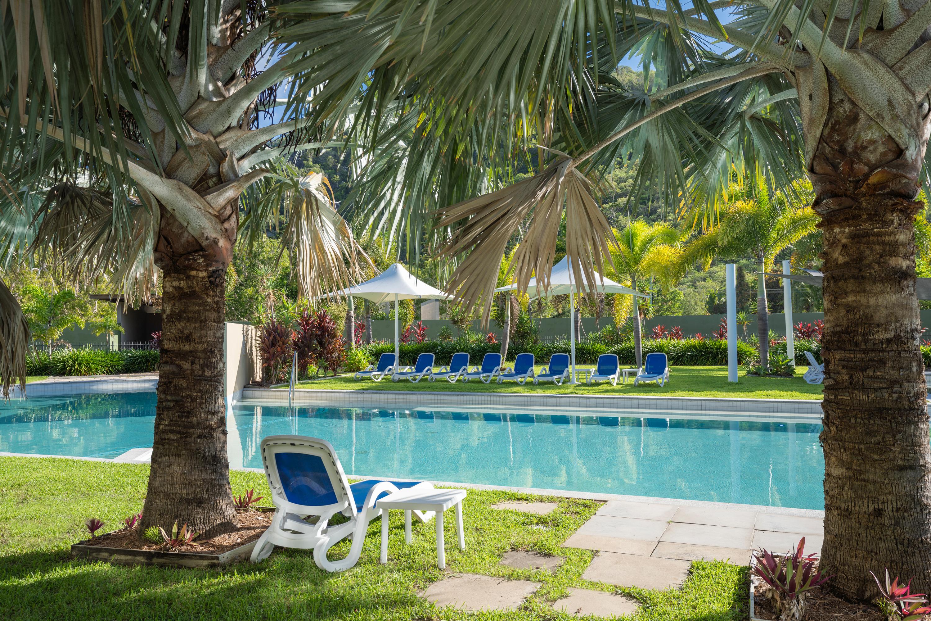 페퍼스 블루 온 블루 리조트 마그네틱 아일랜드 넬리베이 외부 사진 The pool at the resort