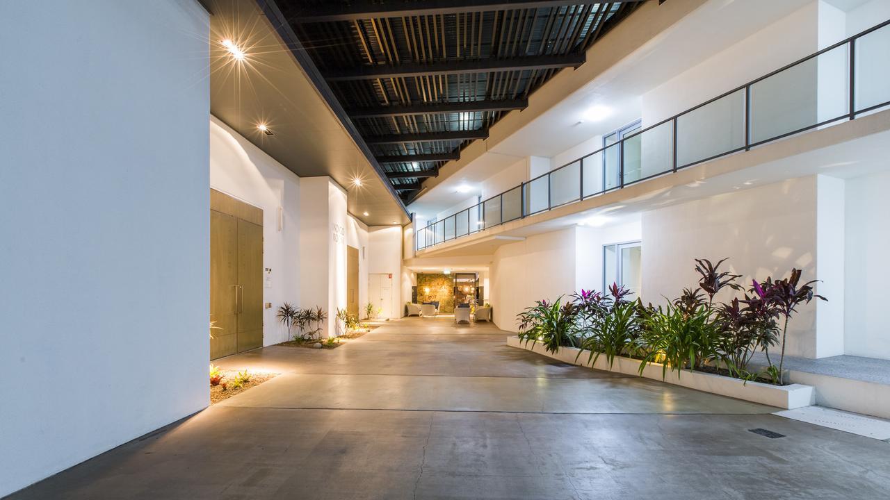 페퍼스 블루 온 블루 리조트 마그네틱 아일랜드 넬리베이 외부 사진 Interior of the hotel